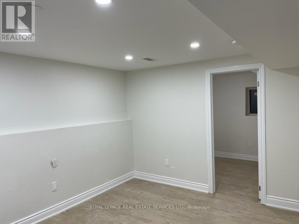 Bsmt - 20 Dells Crescent, Brampton, Ontario  L7A 2K4 - Photo 11 - W12200776