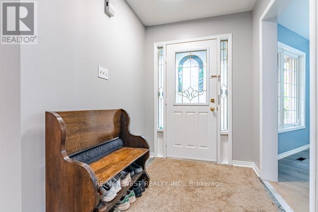 57 Creekwood Drive, Brampton (Snelgrove), Ontario  L7A 1J3 - Photo 7 - W12200786