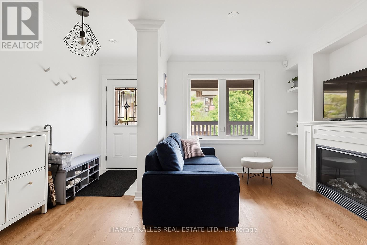 79 Pendrith Street, Toronto, Ontario  M6G 1R8 - Photo 3 - W12200791