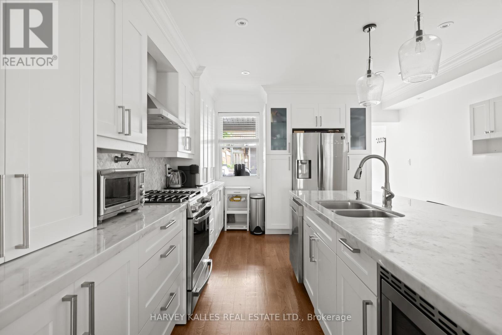 79 Pendrith Street, Toronto, Ontario  M6G 1R8 - Photo 7 - W12200791