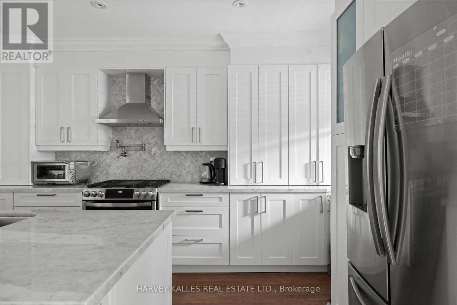 79 Pendrith Street, Toronto, Ontario  M6G 1R8 - Photo 9 - W12200791