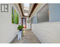 19 PONDSVIEW DRIVE, Toronto, Ontario
