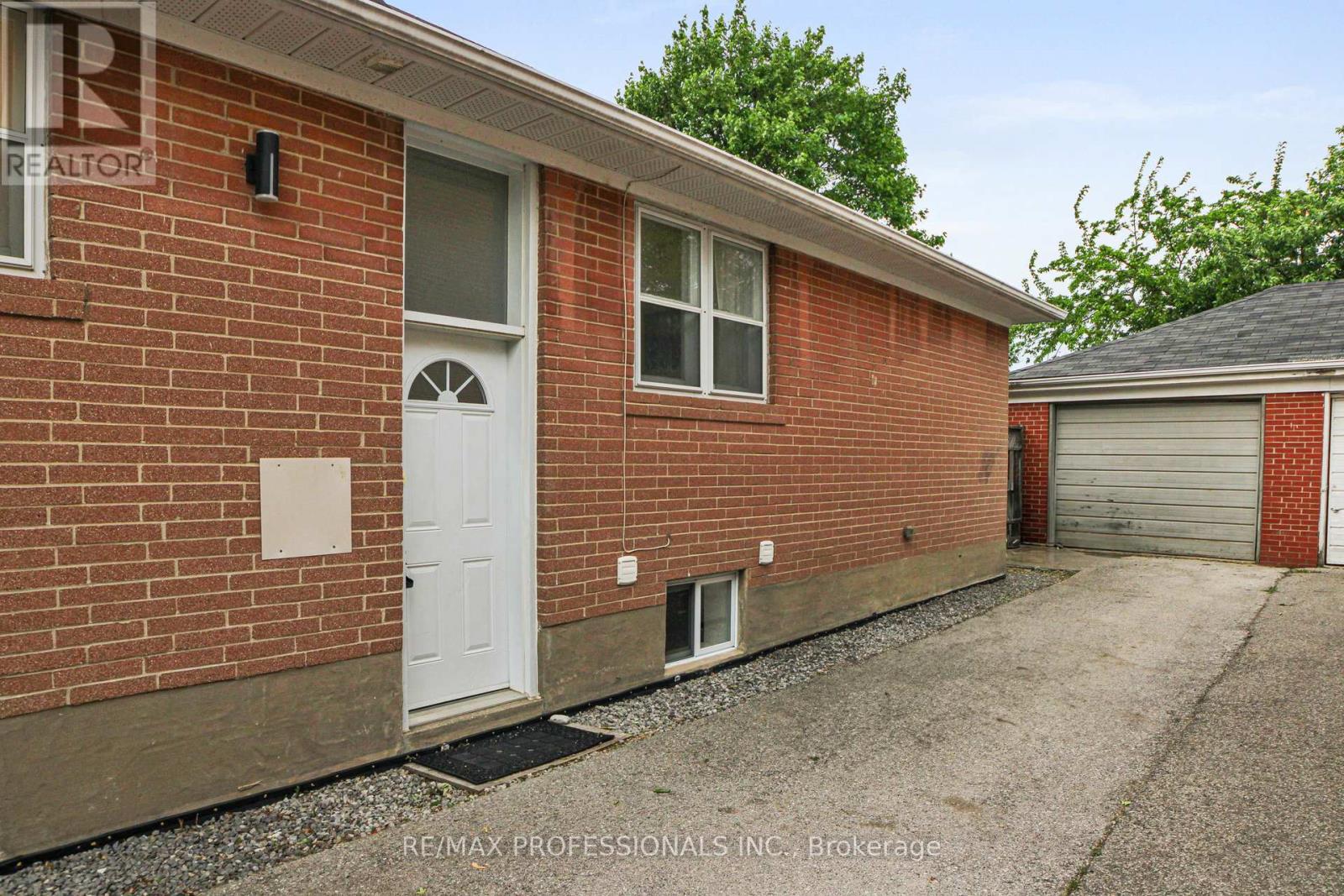 20 Slidell Crescent, Toronto (Parkwoods-Donalda), Ontario  M3A 2C4 - Photo 31 - C12196129