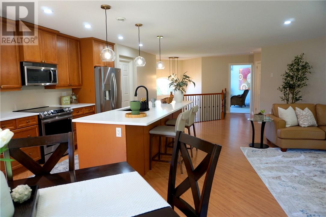 Property at 12 Platinum Place image 4