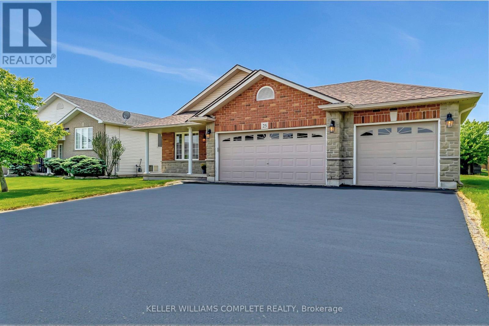 Property at 25 MAPLEVIEW DRIVE image 2