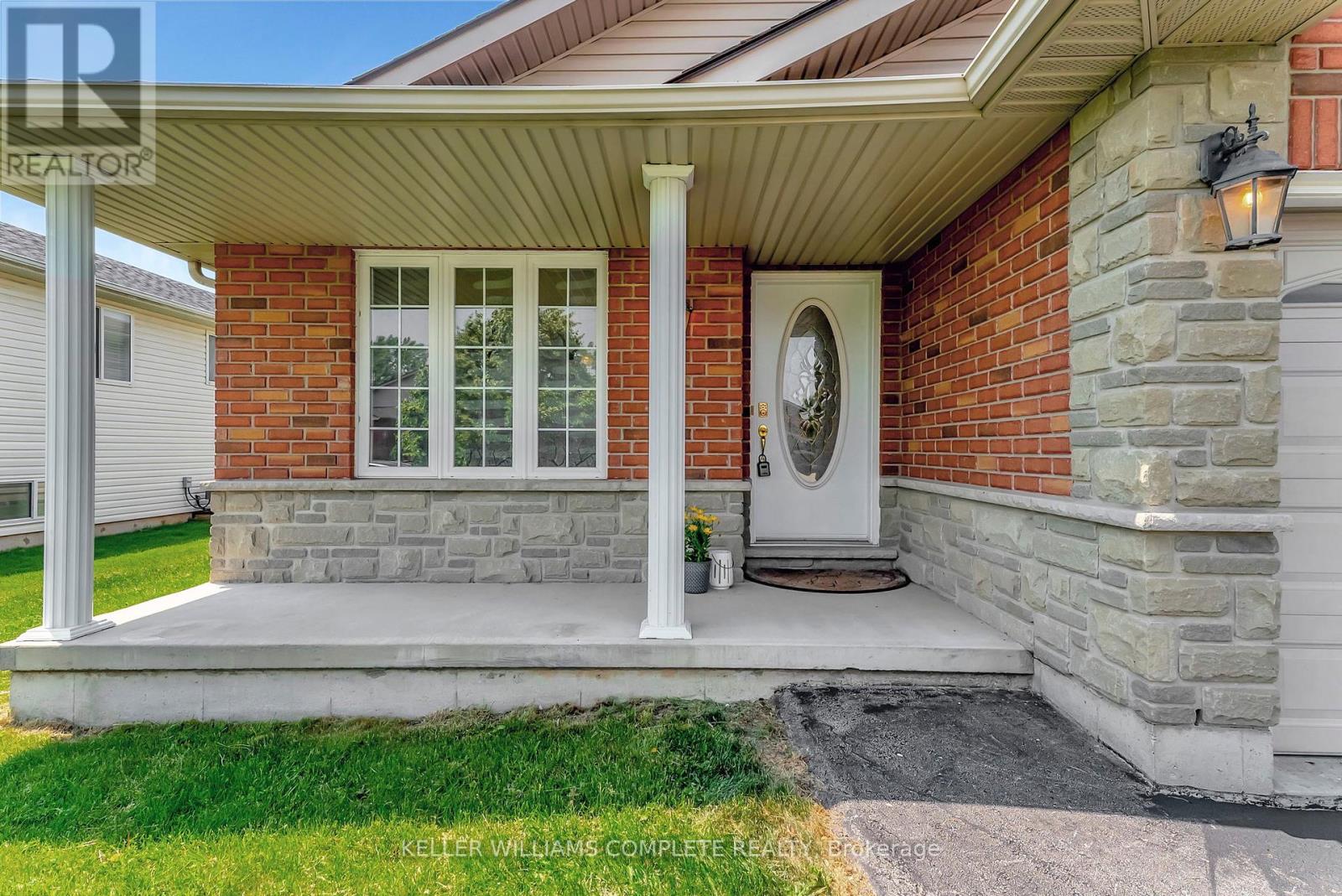 Property at 25 MAPLEVIEW DRIVE image 3