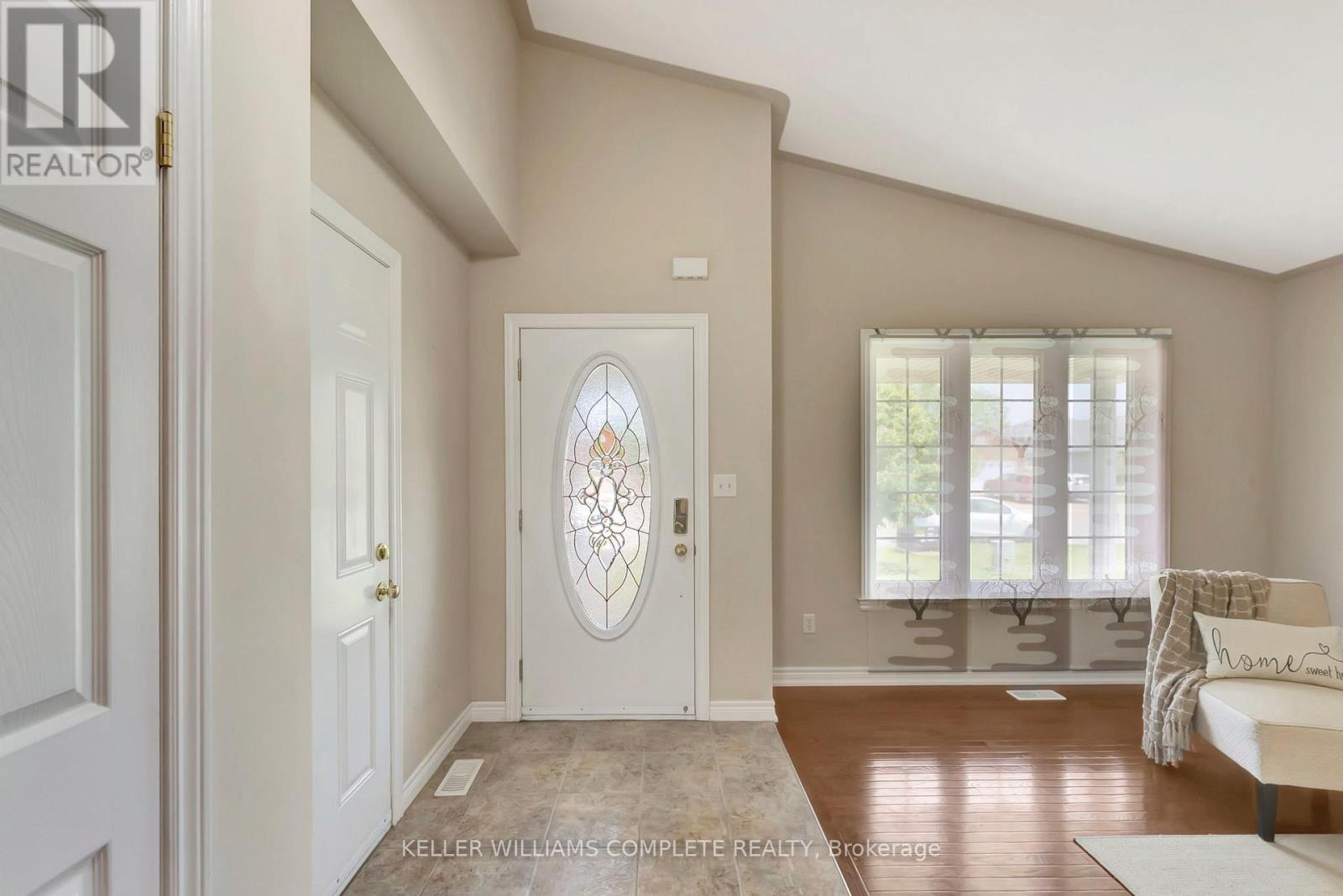 Property at 25 MAPLEVIEW DRIVE image 4