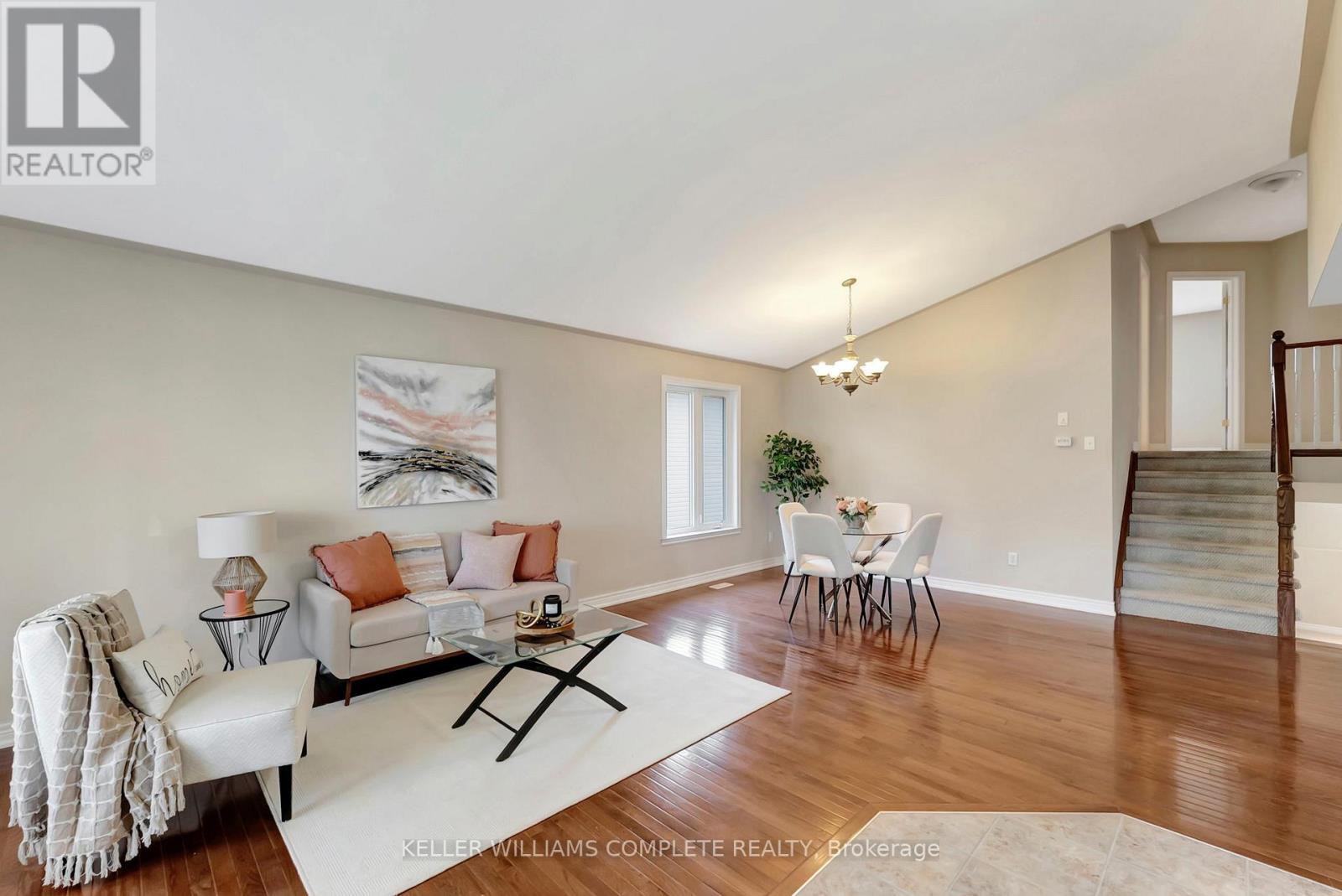 Property at 25 MAPLEVIEW DRIVE image 5