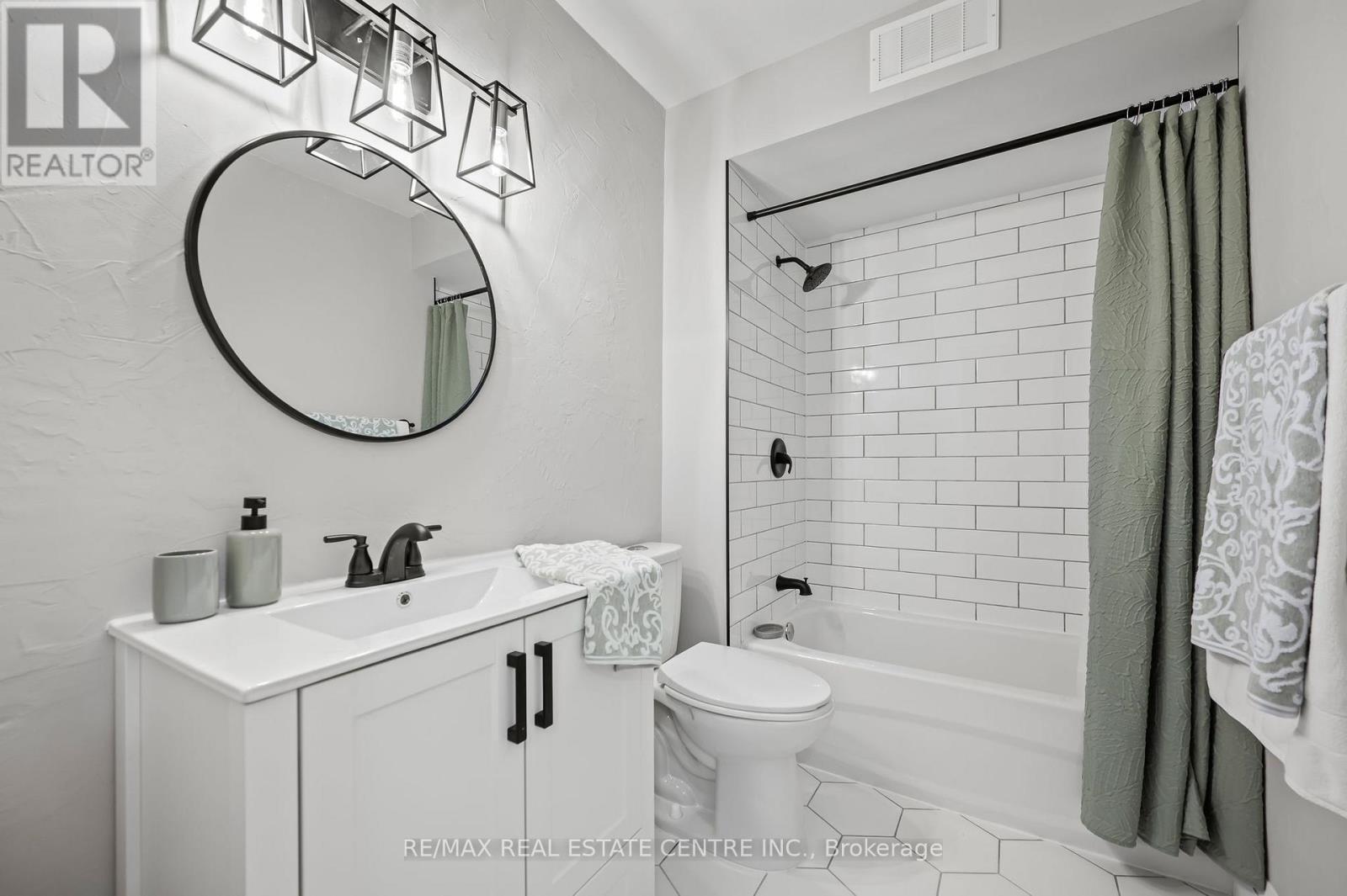 141 - 350 Quigley Road, Hamilton, Ontario  L8K 5N2 - Photo 13 - X12200812