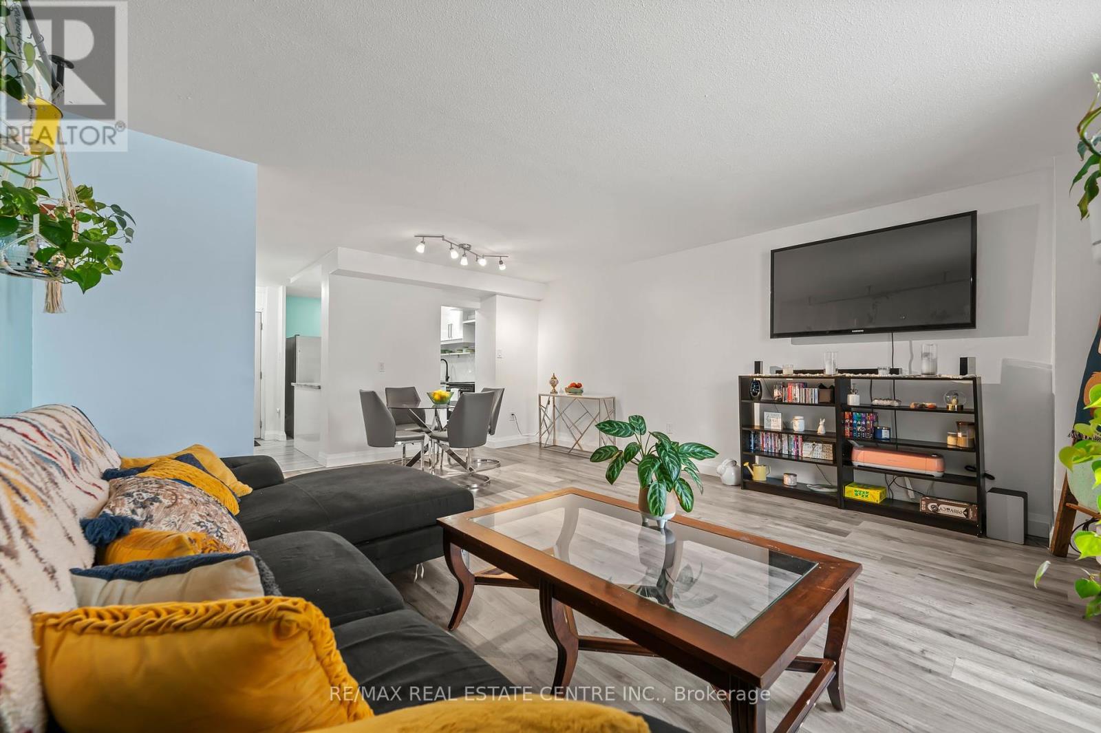 141 - 350 Quigley Road, Hamilton, Ontario  L8K 5N2 - Photo 4 - X12200812