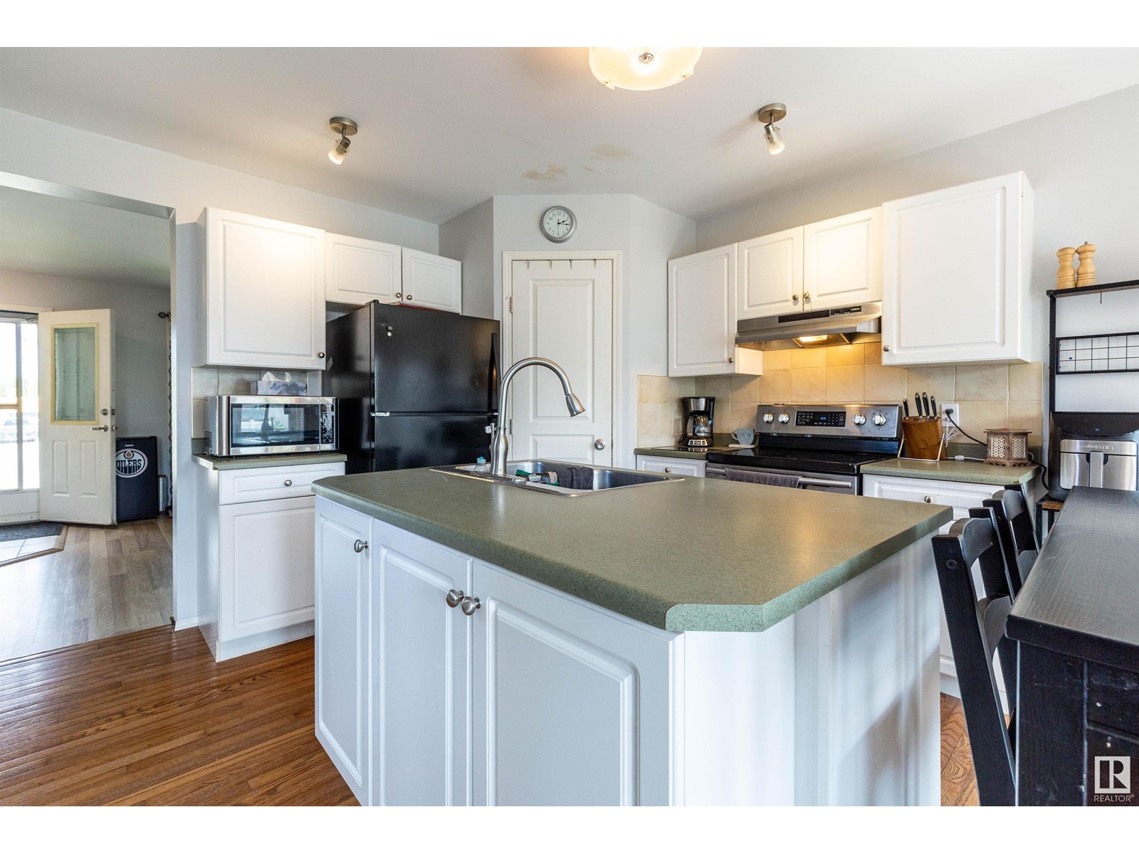 664 Glenwright Cr Nw, Edmonton, Alberta  T5T 6K5 - Photo 8 - E4440724