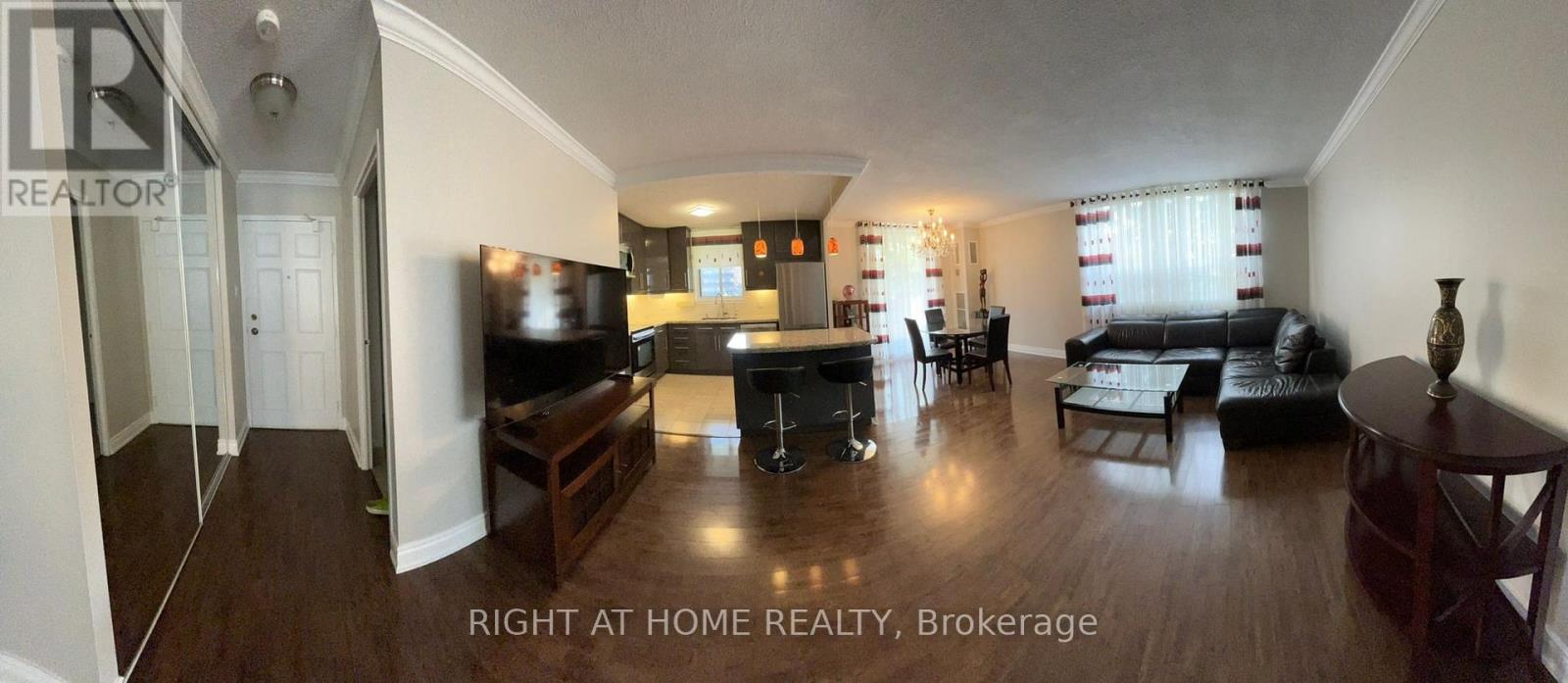 401 - 7451 Yonge Street E, Markham, Ontario  L3T 2B4 - Photo 1 - N12199545