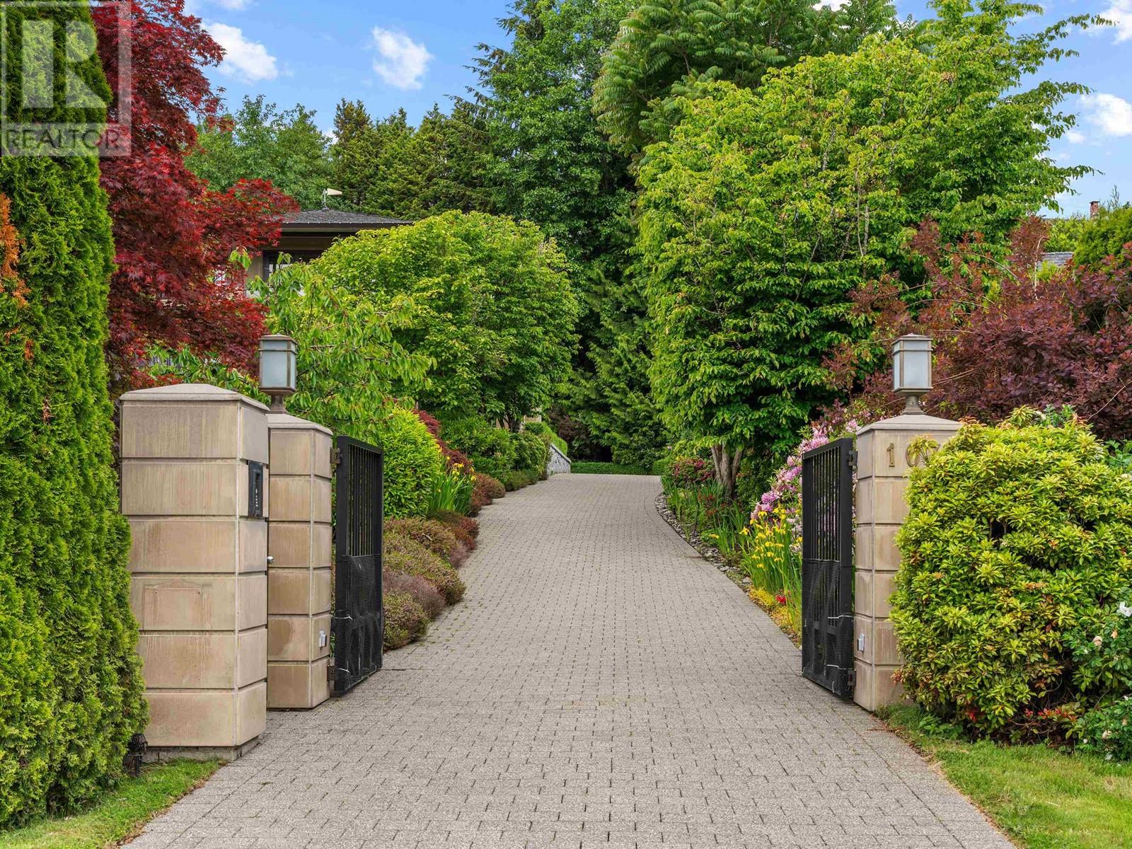 Property at 1075 GROVELAND ROAD image 3