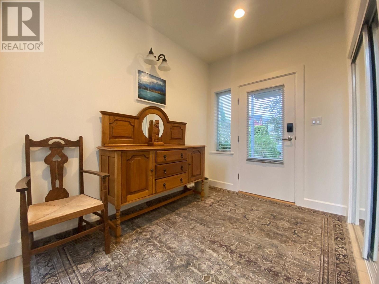 251 W 6th Street, North Vancouver, British Columbia  V7M 1K7 - Photo 10 - R3012175