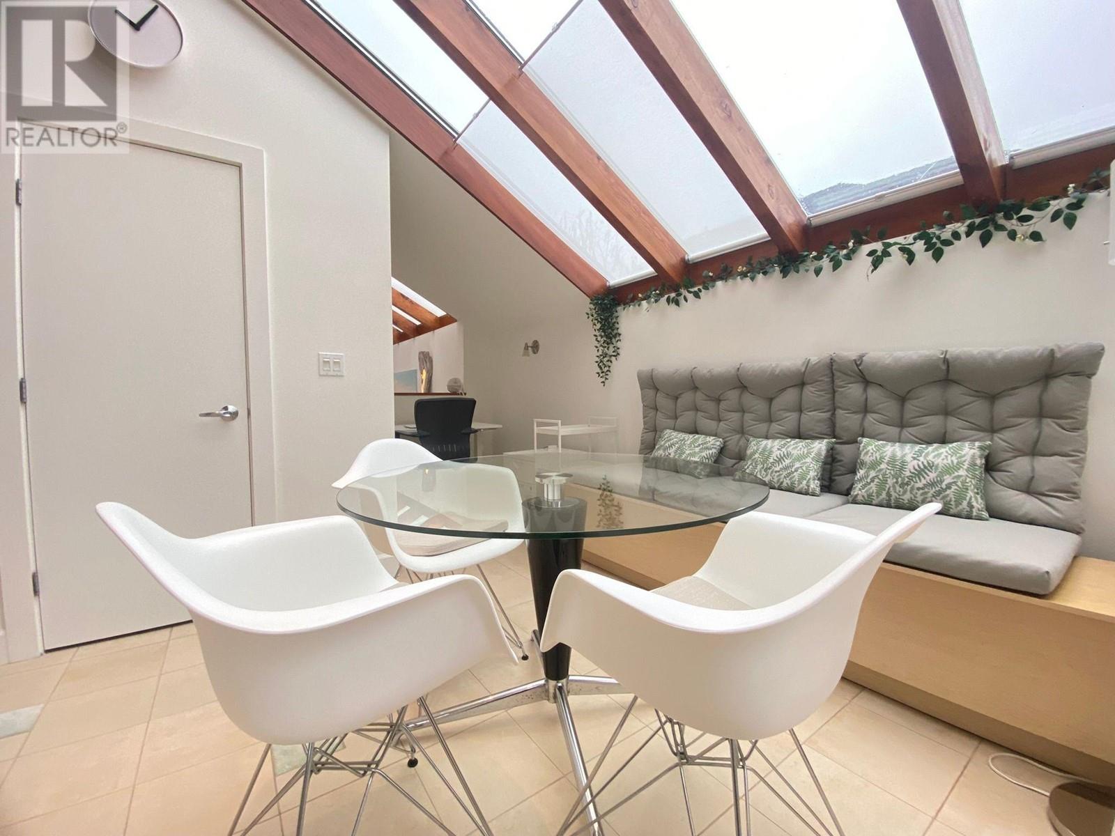 251 W 6th Street, North Vancouver, British Columbia  V7M 1K7 - Photo 29 - R3012175
