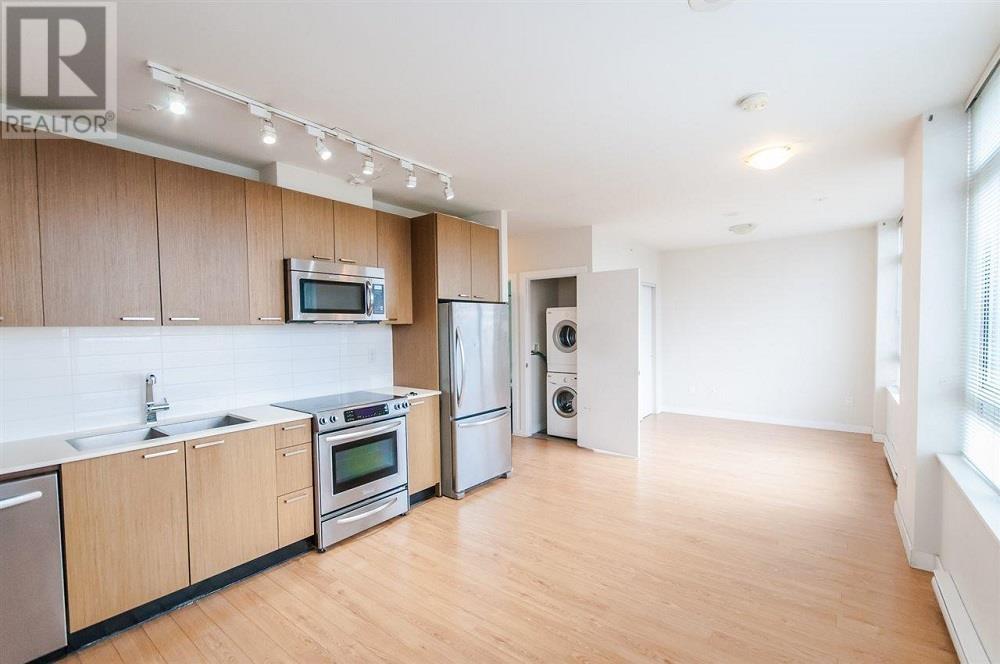 601 221 UNION STREET, vancouver, British Columbia