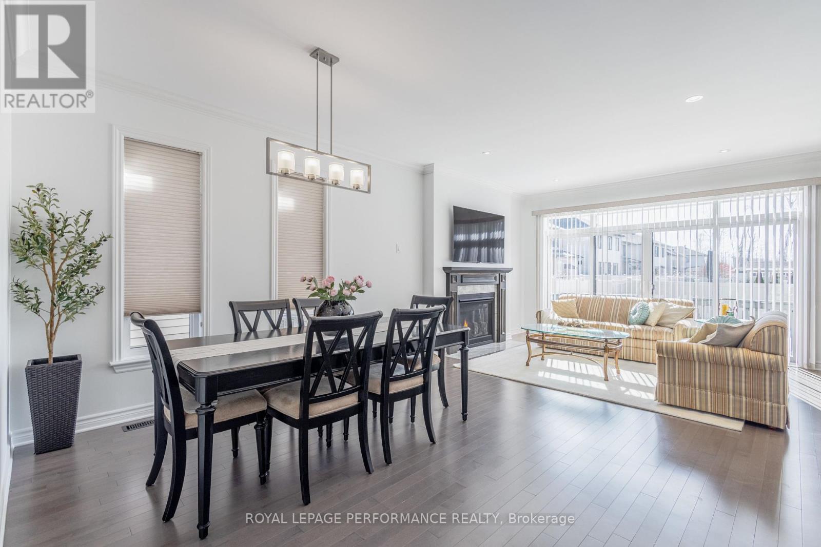 205 Shinleaf Crescent, Ottawa, Ontario  K1W 0J1 - Photo 17 - X12200823