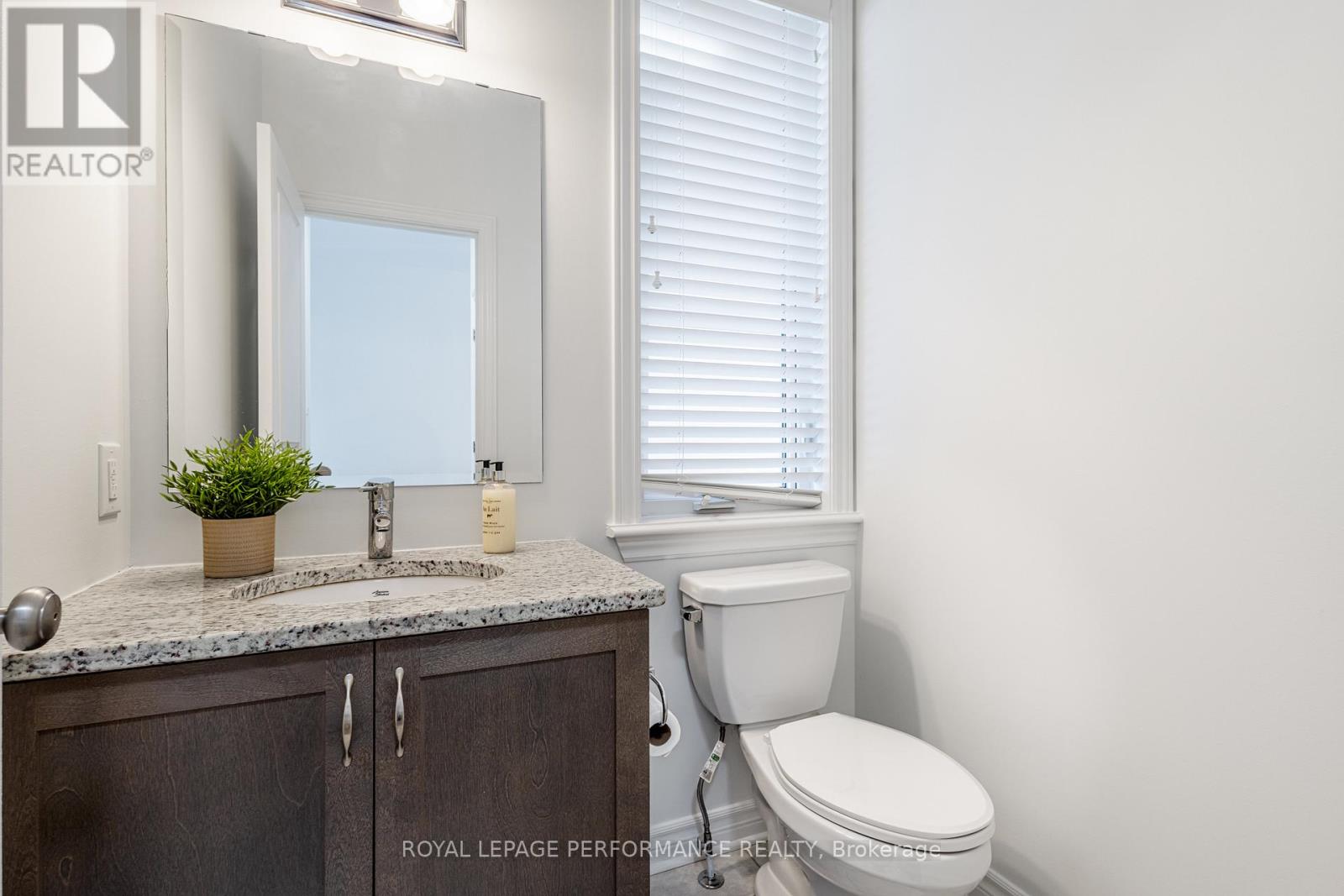 205 Shinleaf Crescent, Ottawa, Ontario  K1W 0J1 - Photo 21 - X12200823