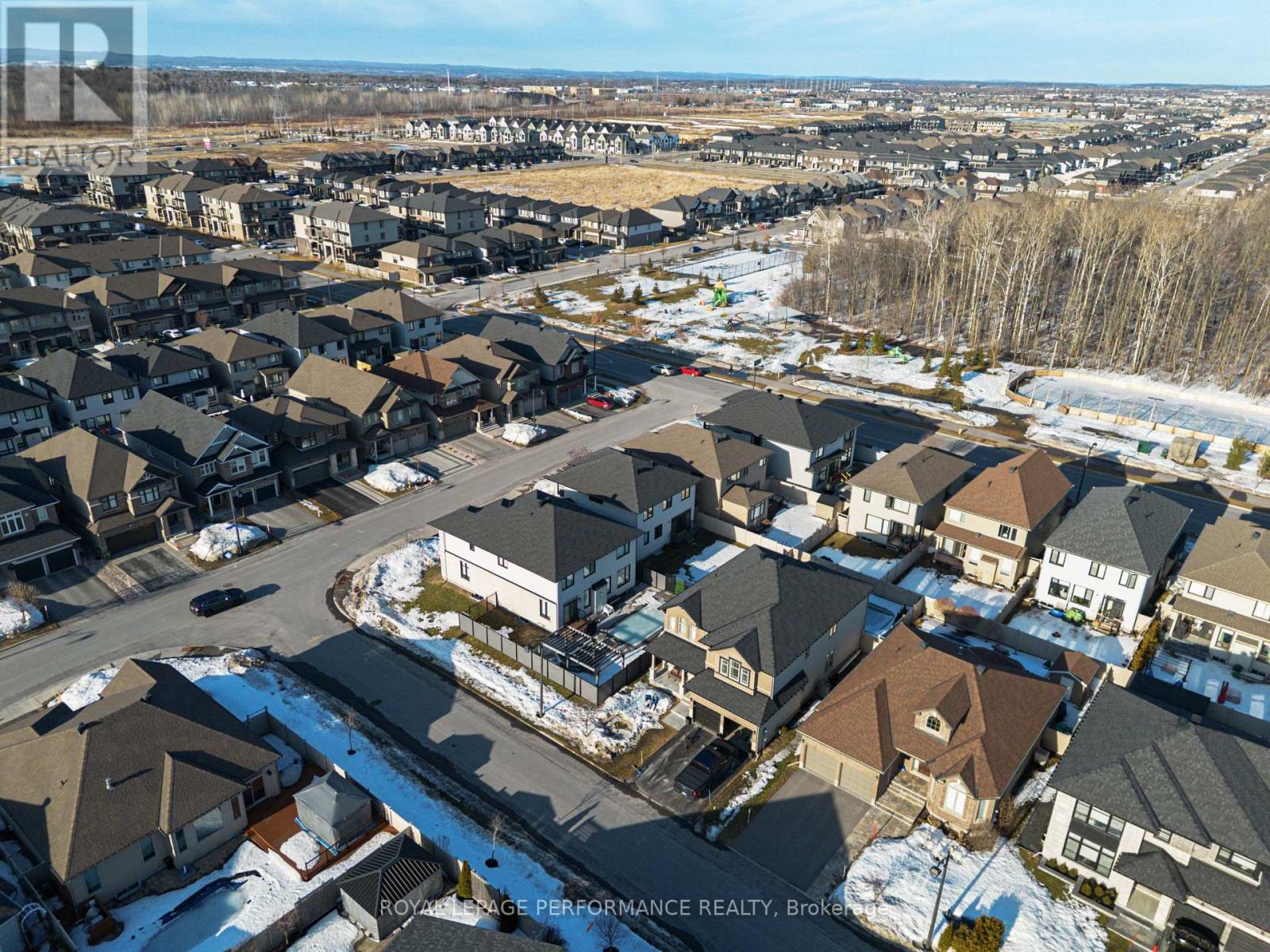 205 Shinleaf Crescent, Ottawa, Ontario  K1W 0J1 - Photo 40 - X12200823