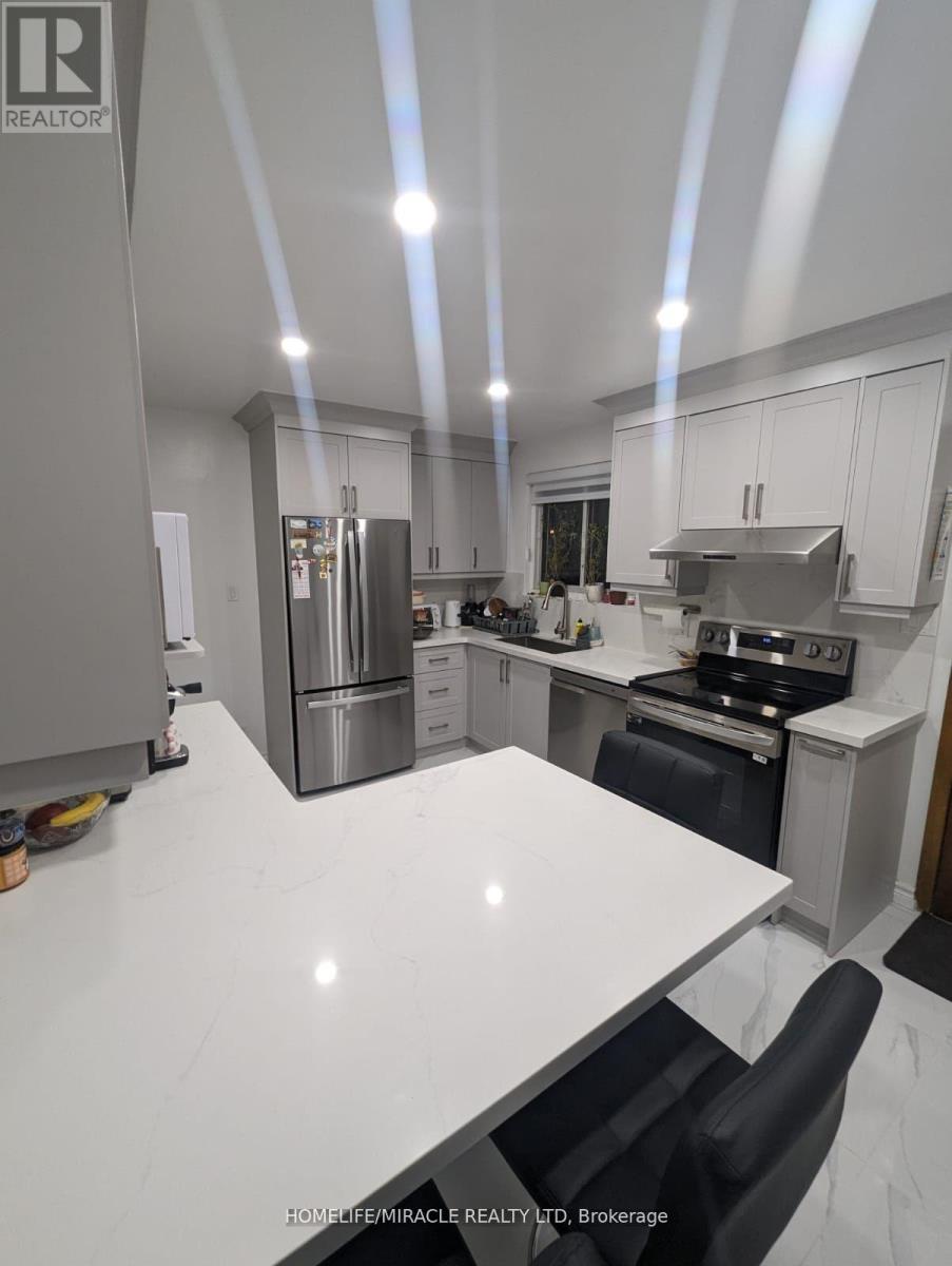 81 Dolly Varden Boulevard, Toronto, Ontario  M1H 2K2 - Photo 12 - E12200827