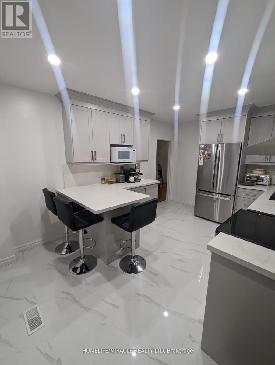 81 Dolly Varden Boulevard, Toronto, Ontario  M1H 2K2 - Photo 13 - E12200827