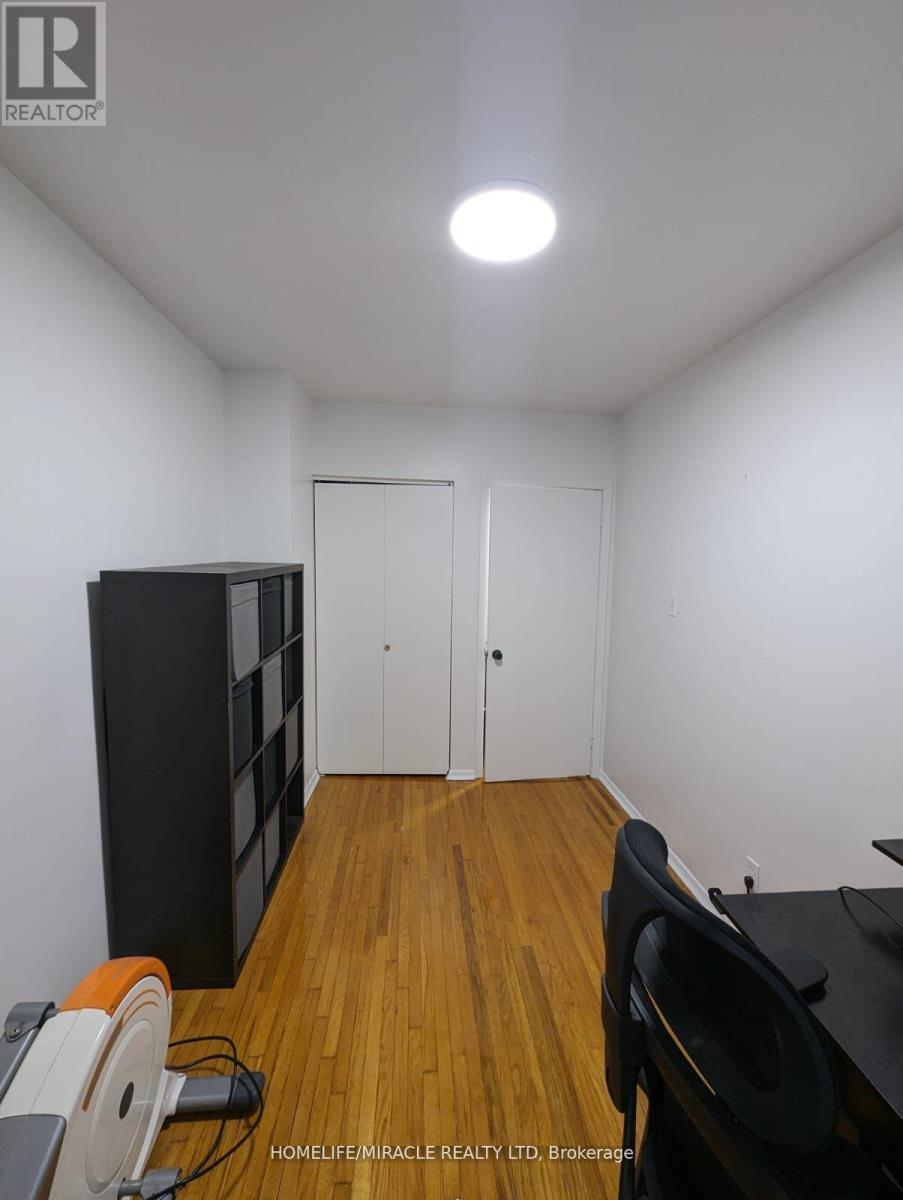 81 Dolly Varden Boulevard, Toronto, Ontario  M1H 2K2 - Photo 17 - E12200827