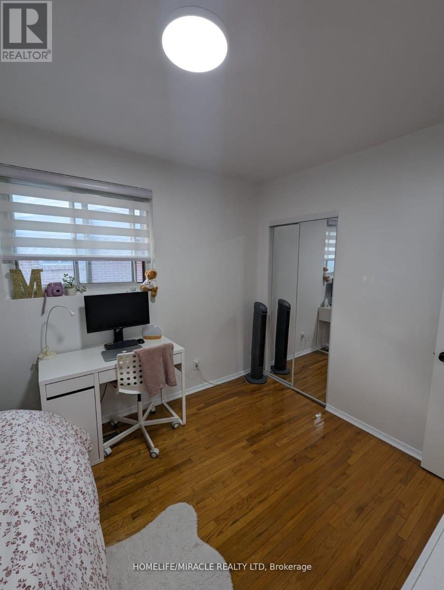 81 Dolly Varden Boulevard, Toronto, Ontario  M1H 2K2 - Photo 19 - E12200827