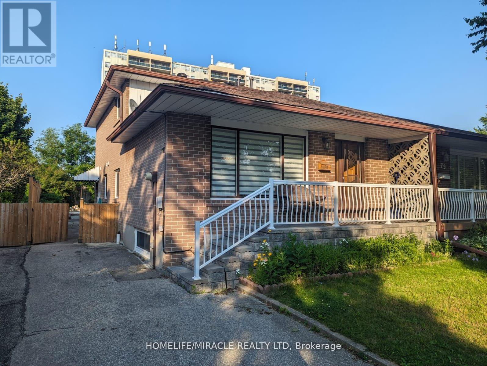 81 Dolly Varden Boulevard, Toronto, Ontario  M1H 2K2 - Photo 2 - E12200827