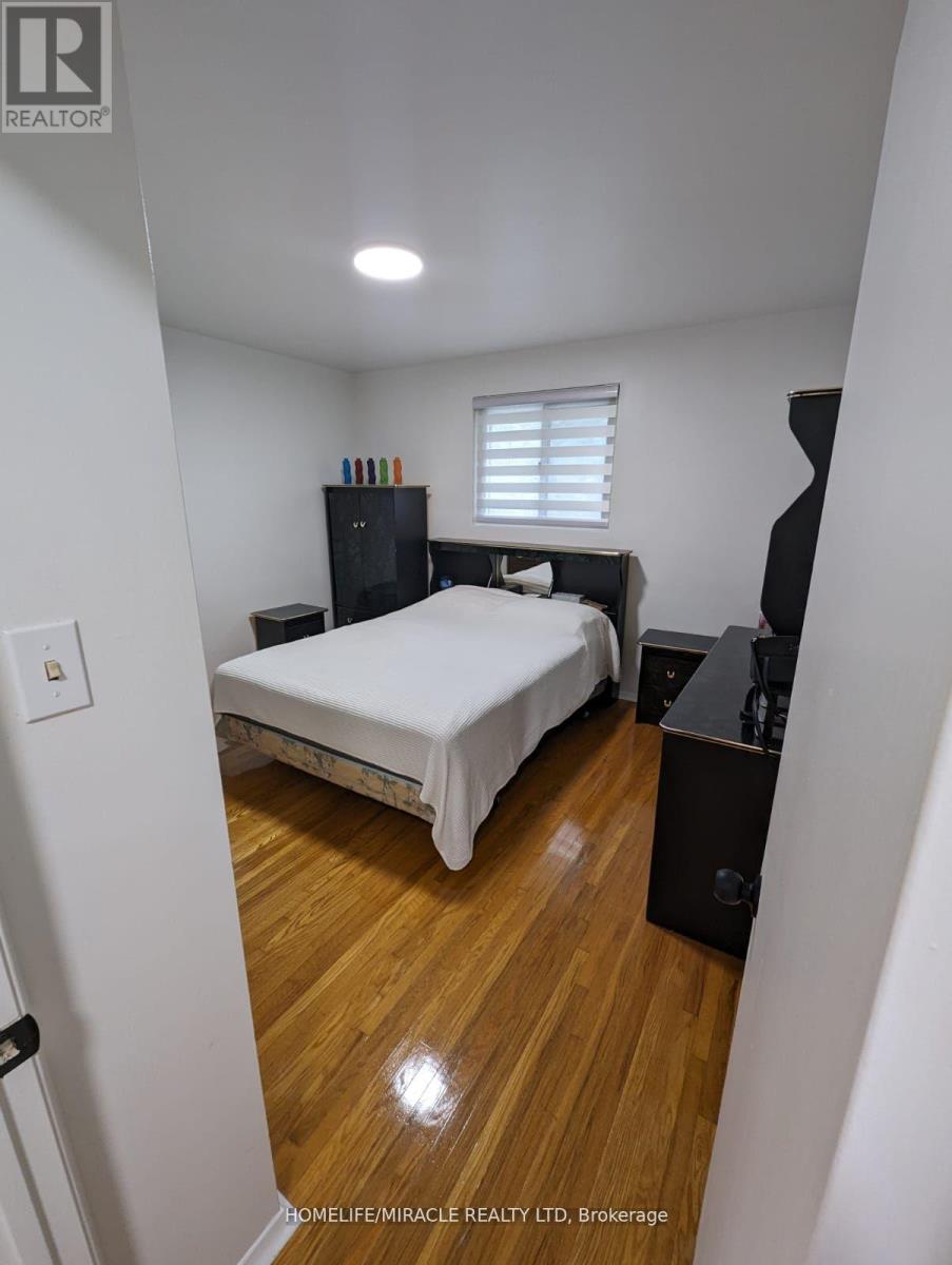 81 Dolly Varden Boulevard, Toronto, Ontario  M1H 2K2 - Photo 20 - E12200827