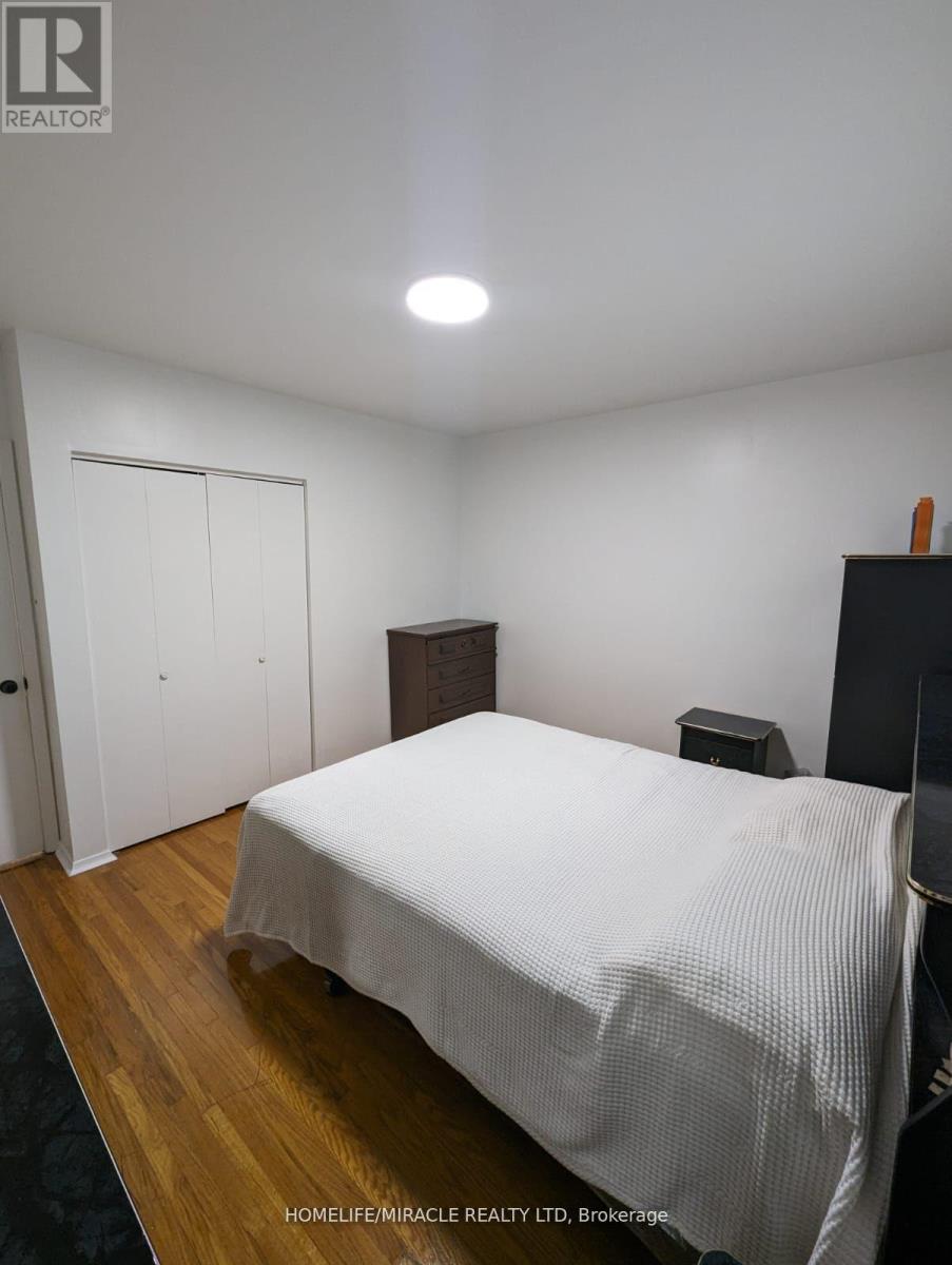81 Dolly Varden Boulevard, Toronto, Ontario  M1H 2K2 - Photo 21 - E12200827