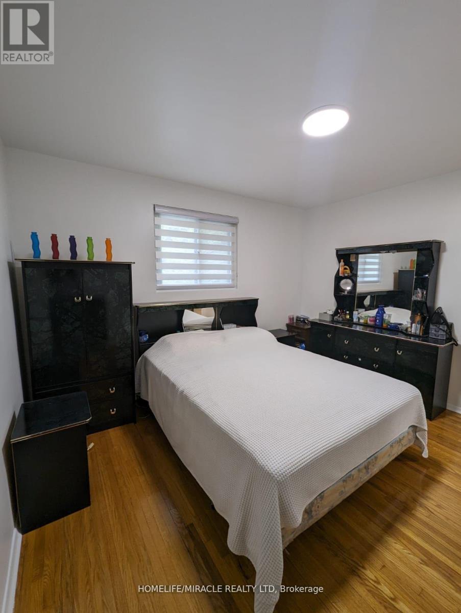 81 Dolly Varden Boulevard, Toronto, Ontario  M1H 2K2 - Photo 22 - E12200827