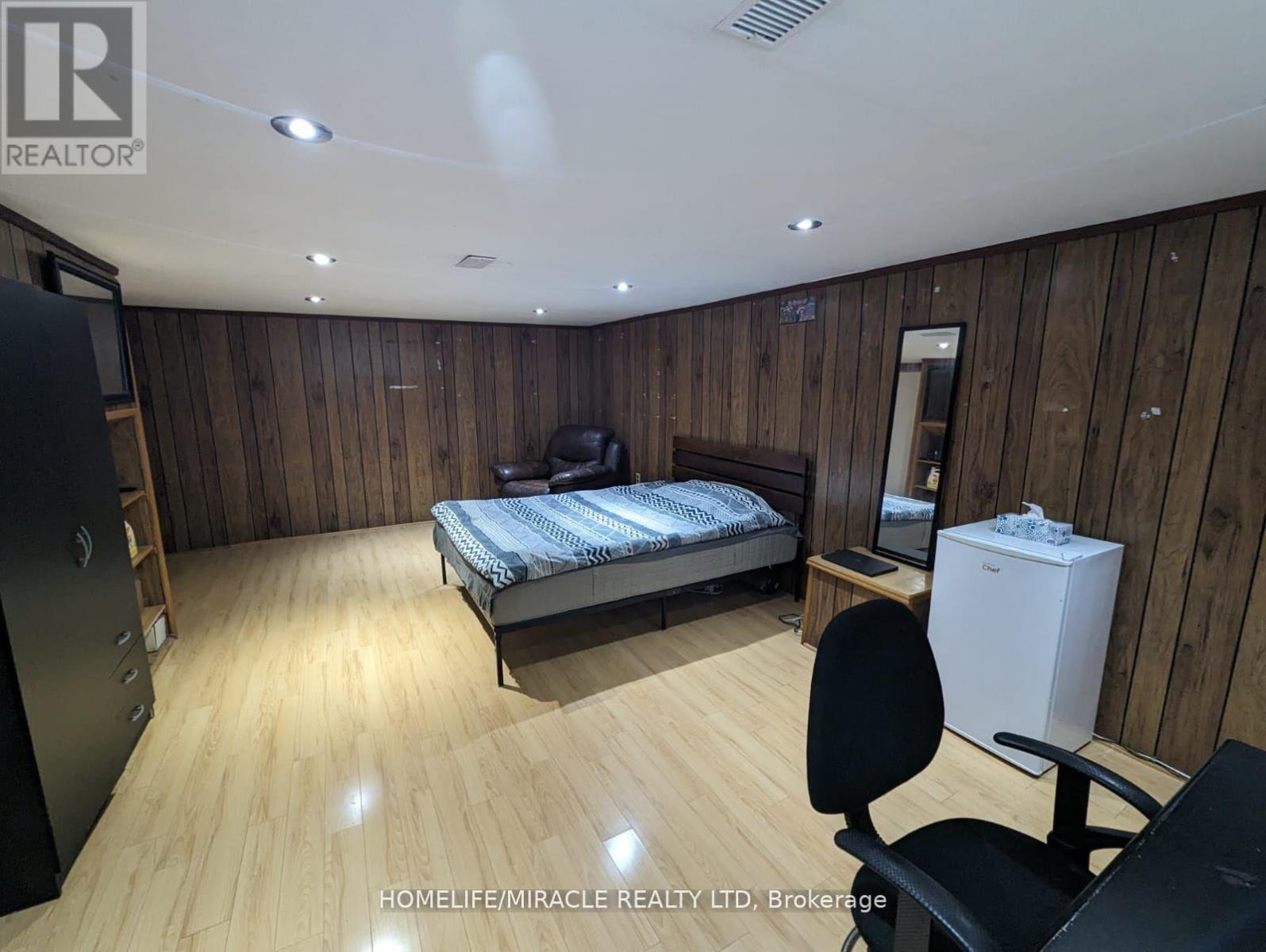 81 Dolly Varden Boulevard, Toronto, Ontario  M1H 2K2 - Photo 26 - E12200827