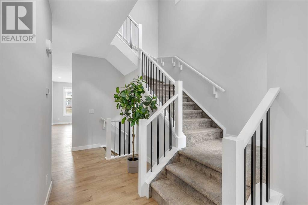 61 Calhoun Crescent, Calgary, Alberta  T3P 1X8 - Photo 5 - A2204905