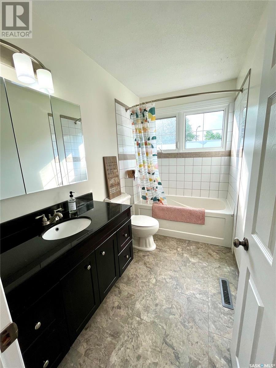 440 Macdonald Drive, Swift Current, Saskatchewan  S9H 1C9 - Photo 13 - SK008453