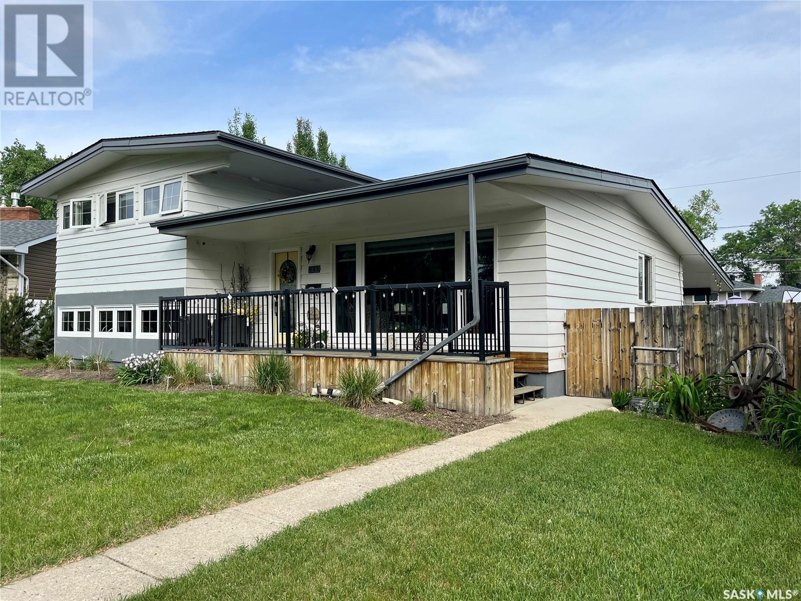Property at 440 MacDonald DRIVE image 2
