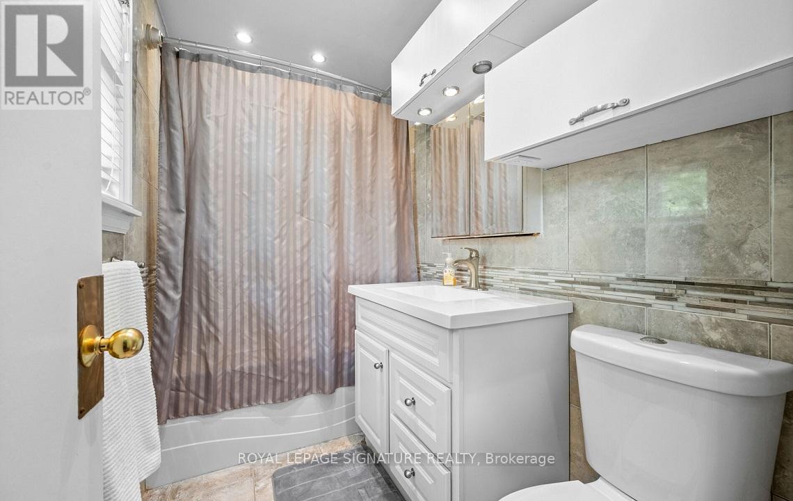 129 Allenby Avenue, Toronto, Ontario  M9W 1T2 - Photo 15 - W12200822
