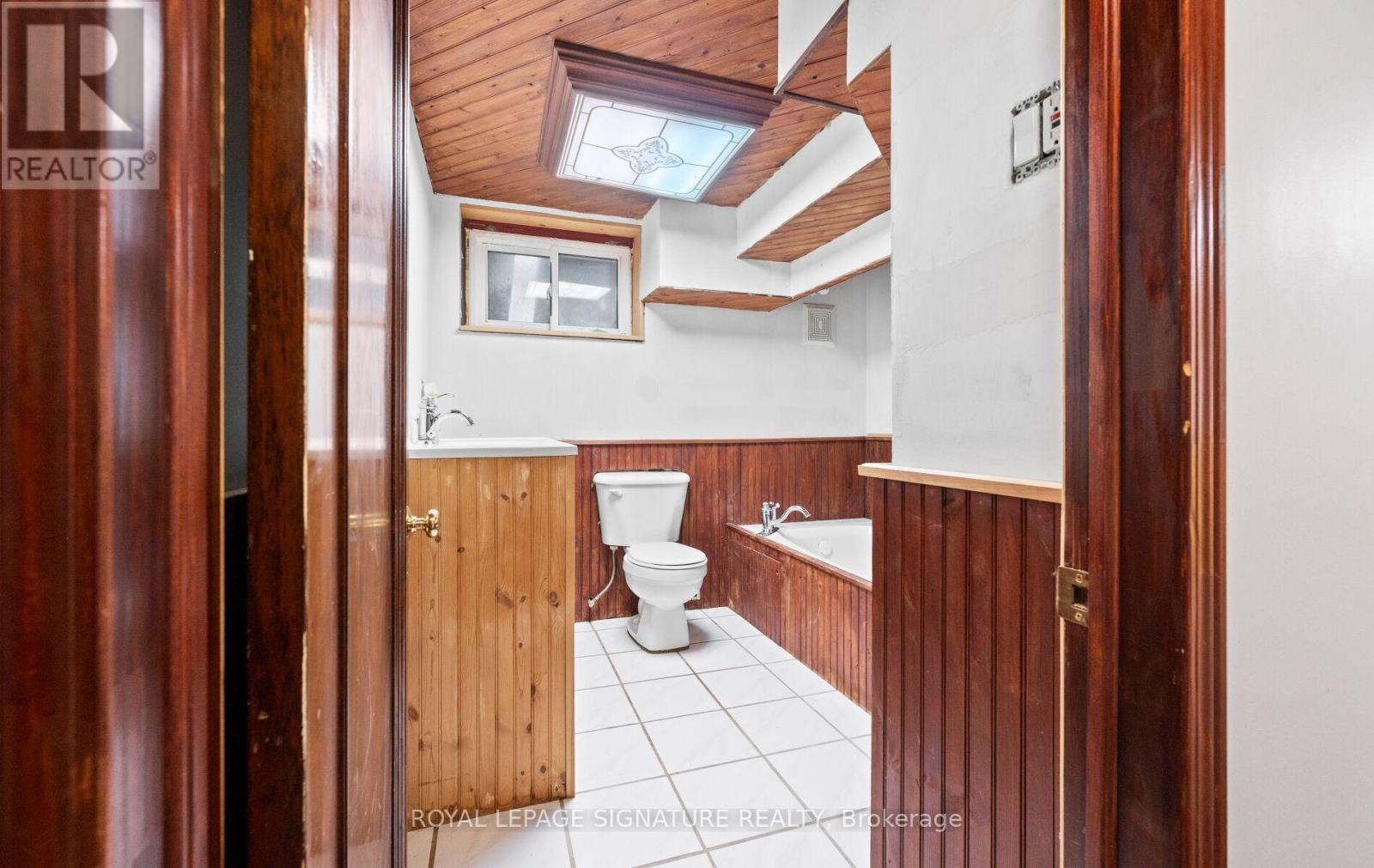129 Allenby Avenue, Toronto, Ontario  M9W 1T2 - Photo 30 - W12200822