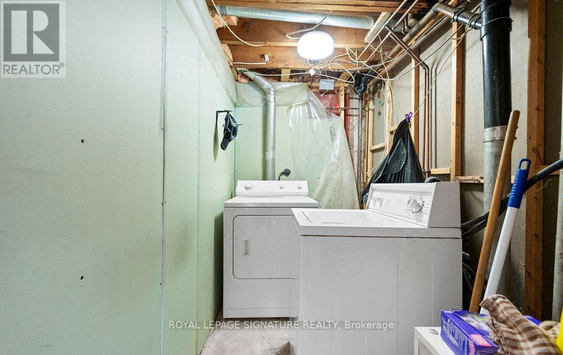 129 Allenby Avenue, Toronto, Ontario  M9W 1T2 - Photo 32 - W12200822