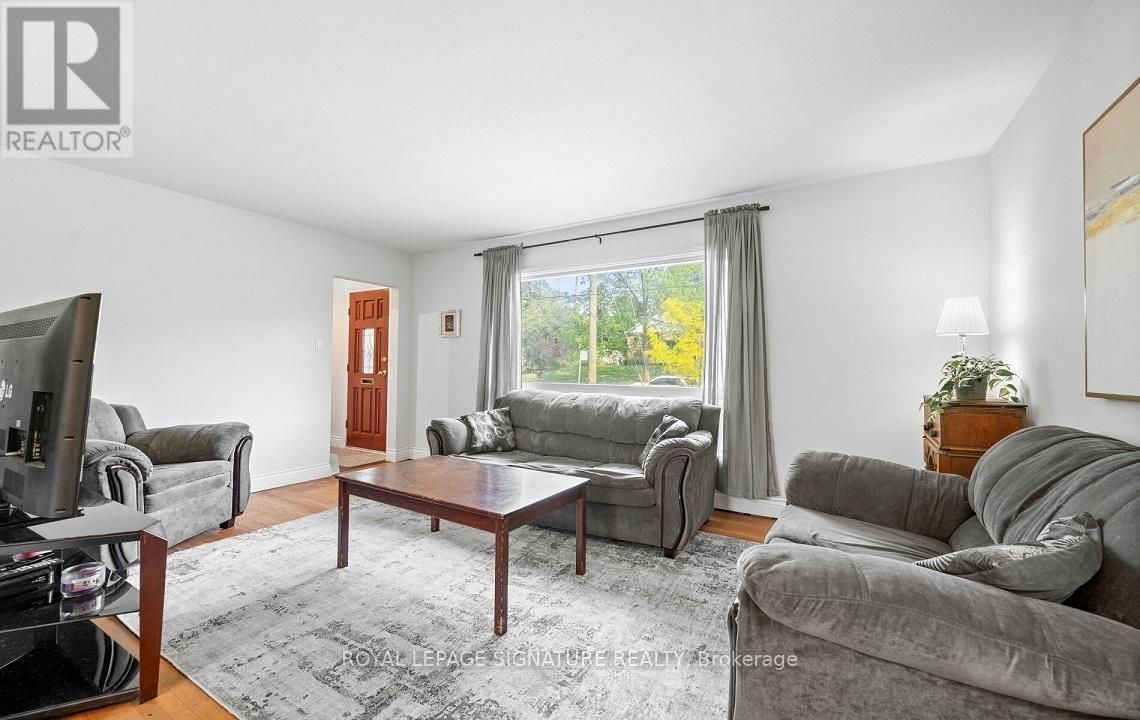 129 Allenby Avenue, Toronto, Ontario  M9W 1T2 - Photo 4 - W12200822
