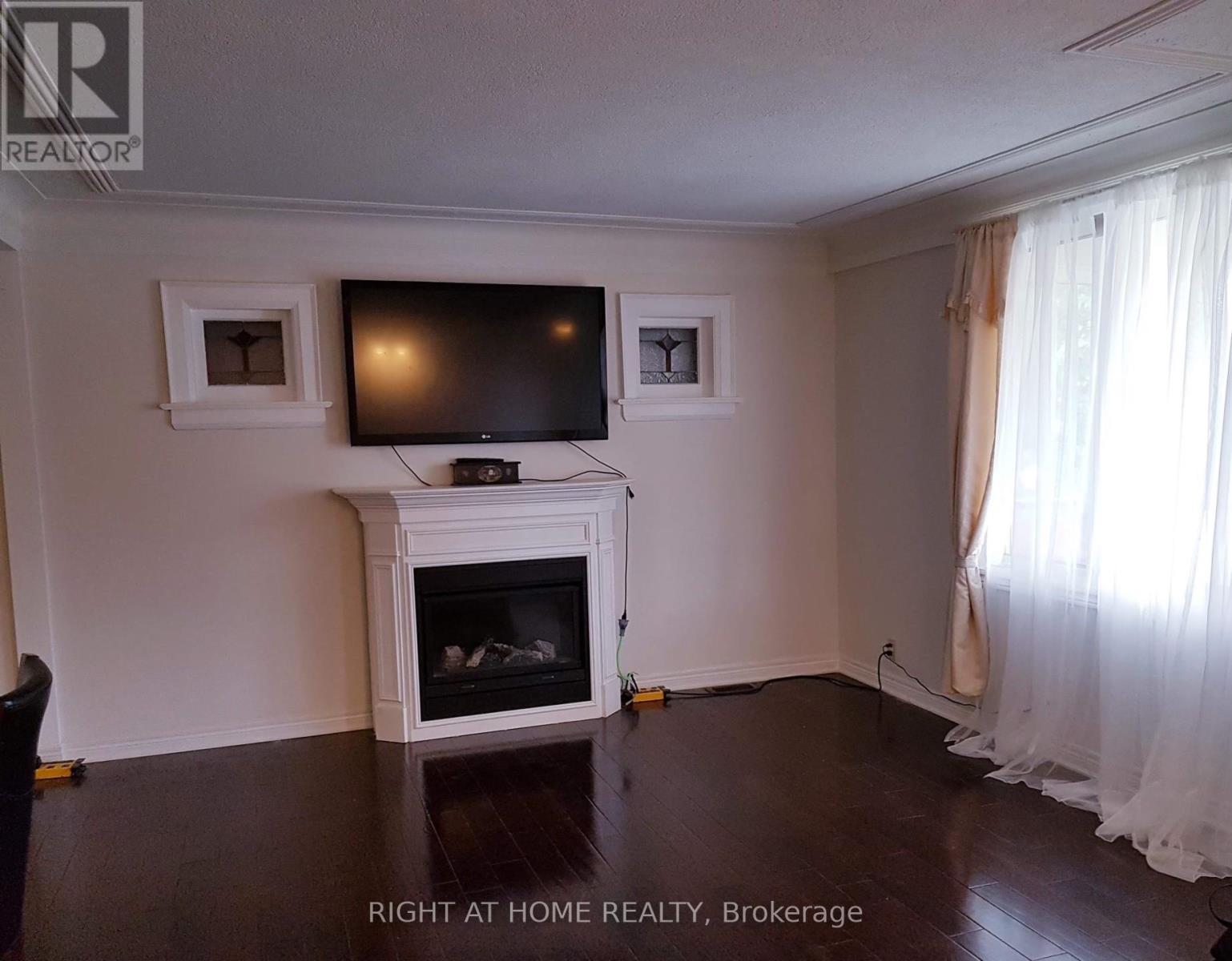 51 Norman Avenue, Toronto, Ontario  M6E 1G9 - Photo 2 - W12200828