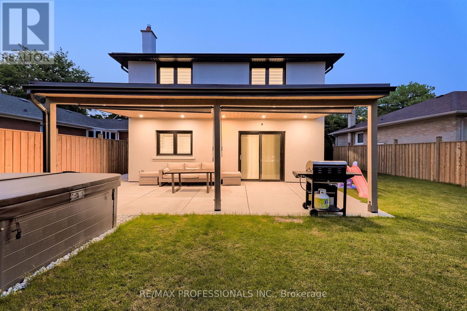 310 Chantenay Drive, Mississauga (Cooksville), Ontario  L5A 1E7 - Photo 46 - W12200847