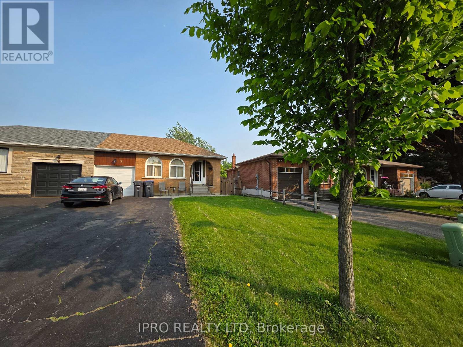 7 MALLARD CRESCENT, Brampton, Ontario