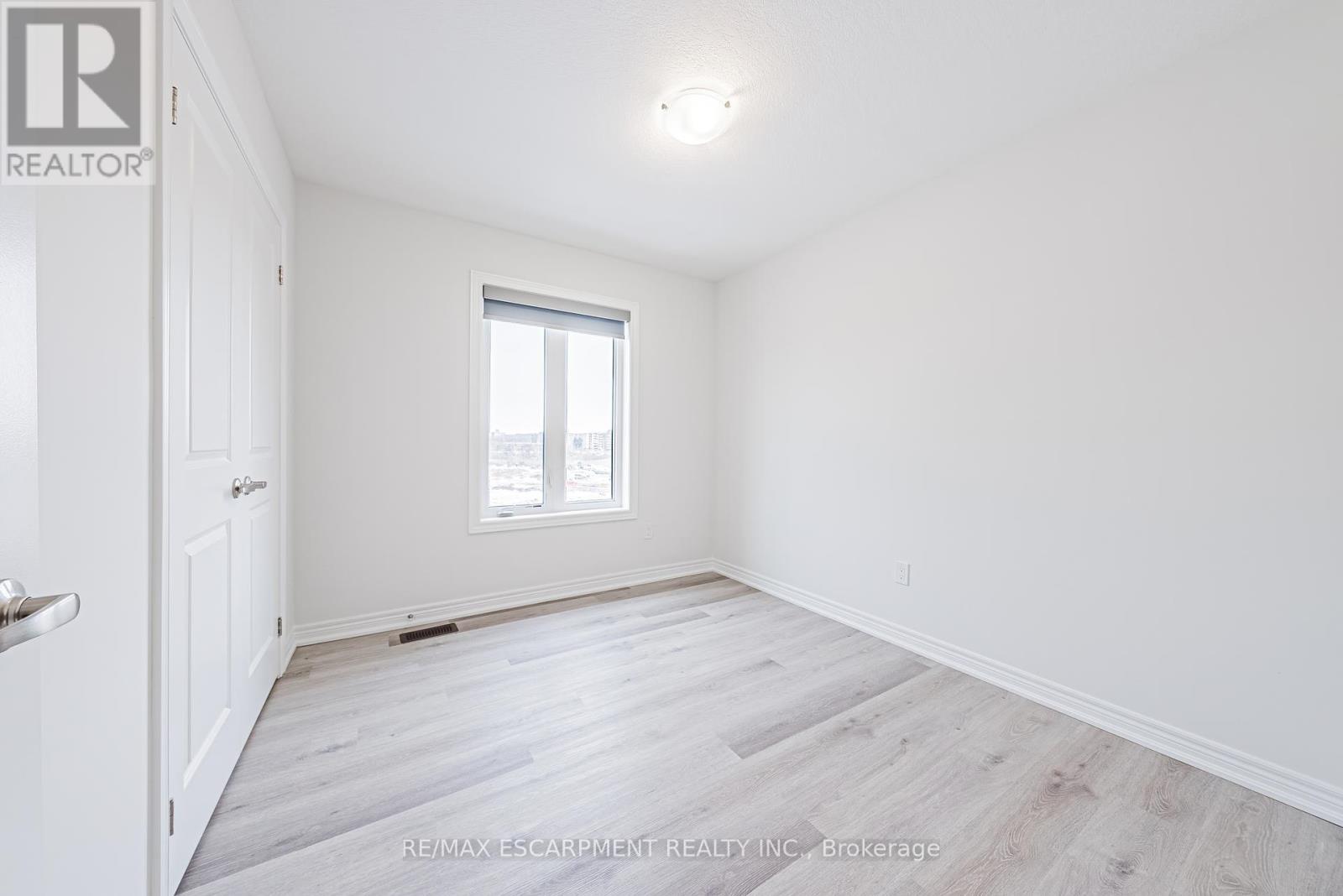 55 Dryden Lane, Hamilton, Ontario  L8H 0B6 - Photo 19 - X12200820