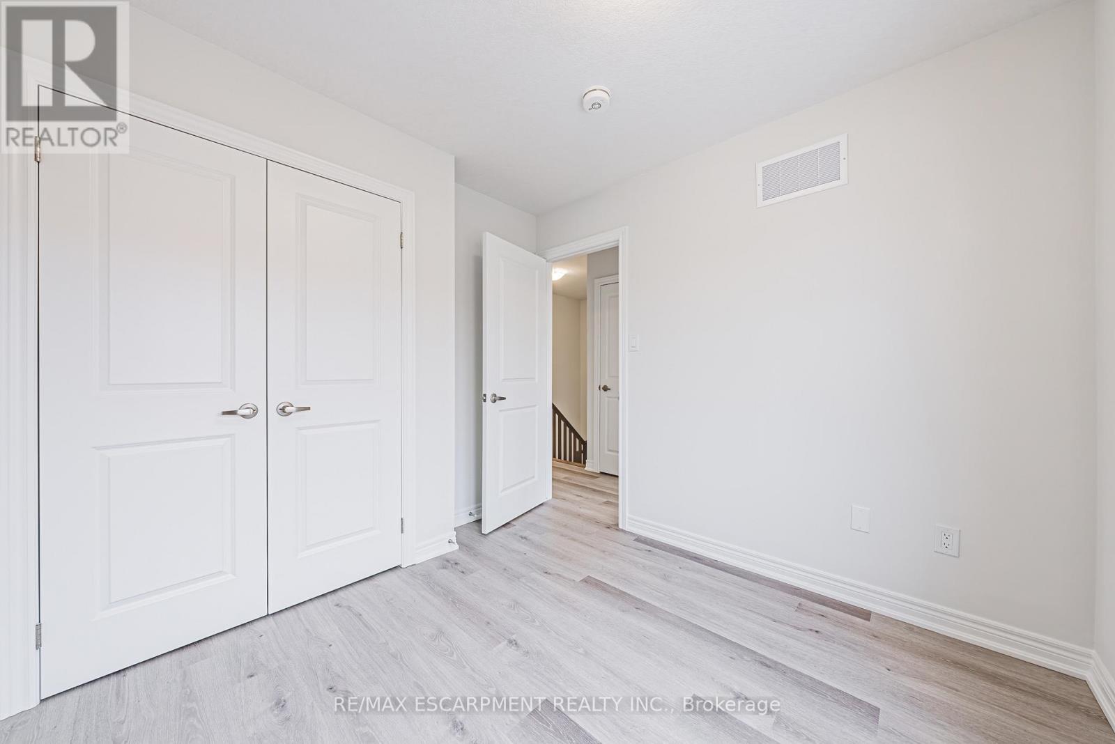 55 Dryden Lane, Hamilton (Mcquesten), Ontario  L8H 0B6 - Photo 24 - X12200820