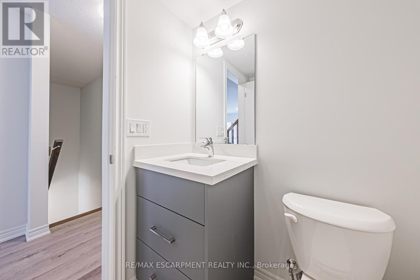 55 Dryden Lane, Hamilton, Ontario  L8H 0B6 - Photo 8 - X12200820
