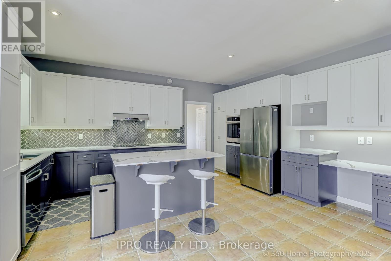 37 Woodland Drive, East Garafraxa, Ontario  L9W 6B7 - Photo 12 - X12200831