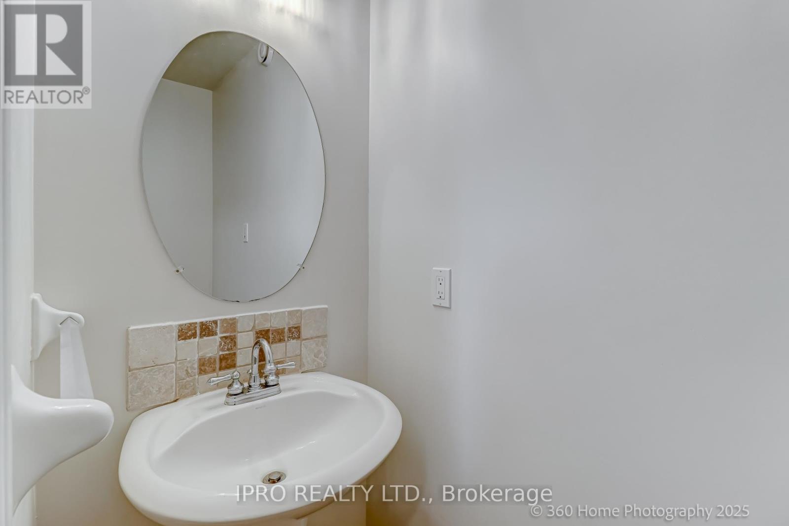 37 Woodland Drive, East Garafraxa, Ontario  L9W 6B7 - Photo 18 - X12200831
