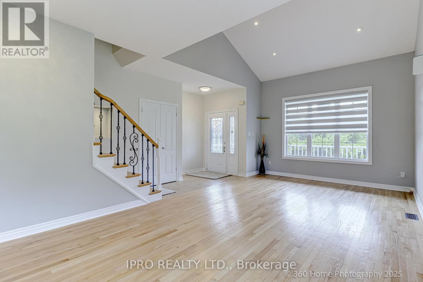37 Woodland Drive, East Garafraxa, Ontario  L9W 6B7 - Photo 9 - X12200831