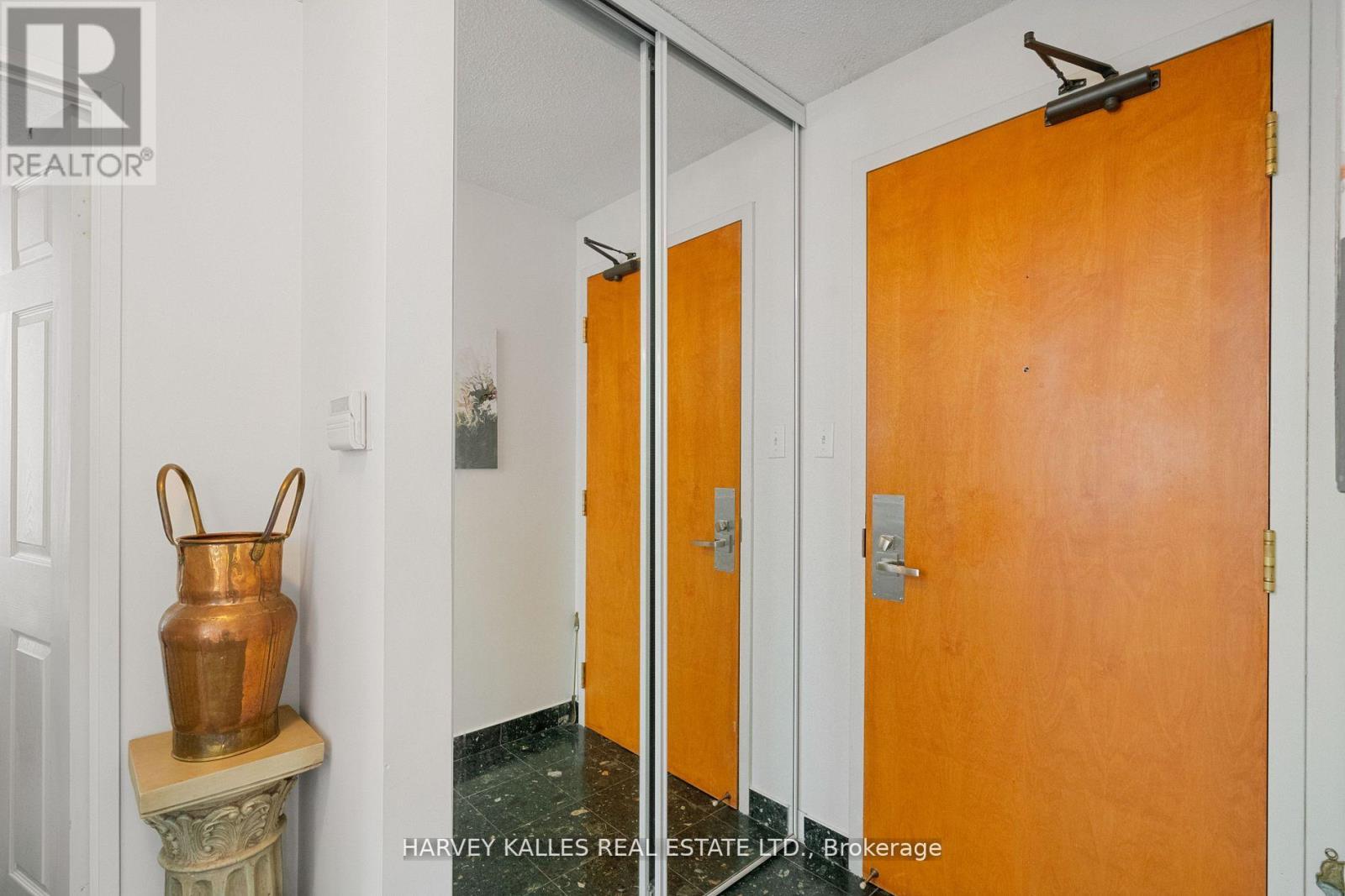Uph07 - 256 Doris Avenue, Toronto, Ontario  M2N 6X8 - Photo 4 - C12181372