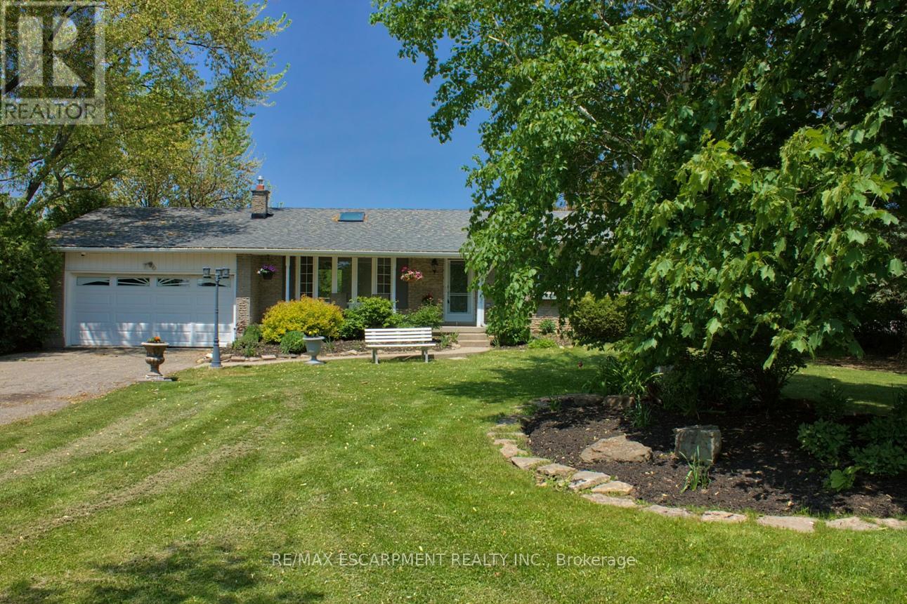 2126 GOLF CLUB ROAD, Hamilton, Ontario